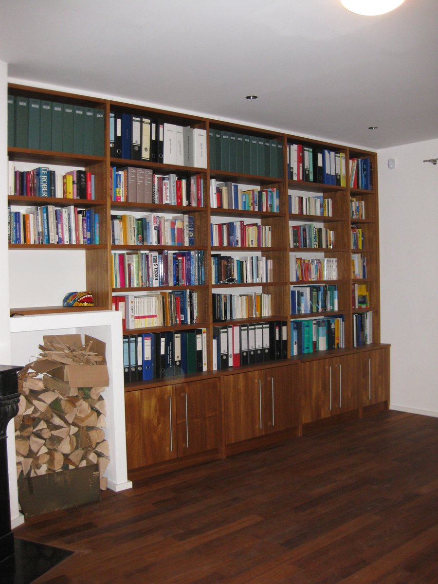 Bibliothek aus Holz